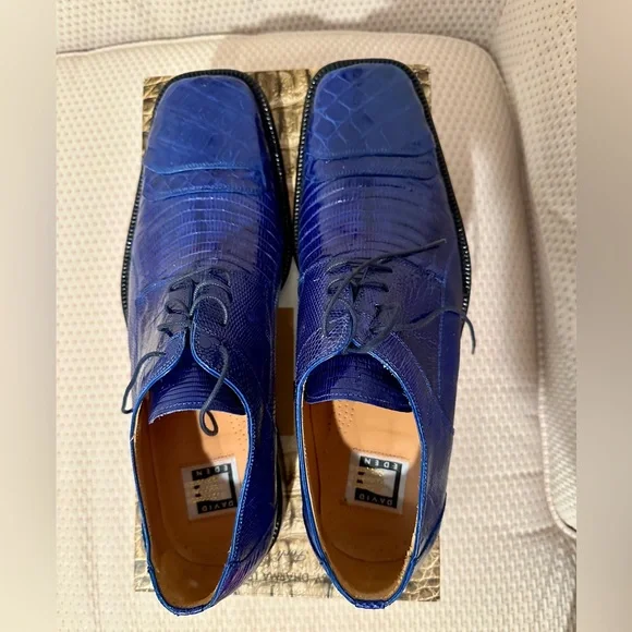 Vibrant Blue Textured Oxfords with Glossy Finish - Picture 3 of 8